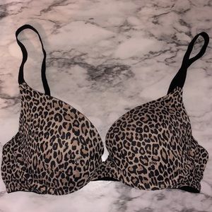VS Pink Victorias Secret Cheetah Push Up Bra 🐆✨🧡